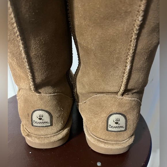 bearpaw tall tan boots
Bearpaw Tall Tan Boots woman size 8 - Picture 9 of 10